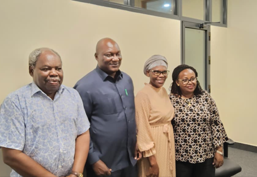 AGCOT YAMTEMBELEA WAZIRI WA KILIMO OFISINI KWAKE DODOMA